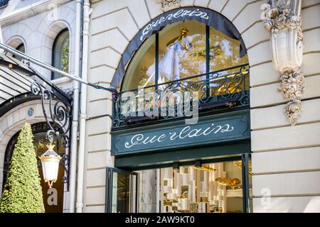 Paris/France - 10 septembre 2019 : la boutique de parfums de luxe Guerlain sur l'avenue des champs-Elysées Banque D'Images