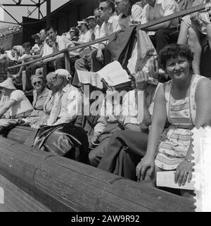 Journée olympique du stade olympique Olympich à Amsterdam. Heat Date: 30 Juin 1957 Lieu: Amsterdam, Noord-Holland Mots Clés: Institution Publique Nom: Stade Olympique, Jour Olympique Banque D'Images