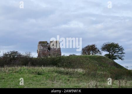 Au bout de la plus longue route médiévale du Danemark, dans le magnifique parc national de Mols Bjerge, se trouve les ruines du château de Kalø. Banque D'Images