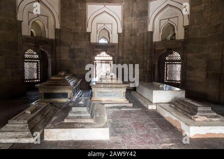 Delhi, Inde. À l'intérieur de la tombe De L'Isa Khan Niazi, qui fait partie du complexe Tombeau d'Humayun. Un Site Du Patrimoine Mondial Banque D'Images