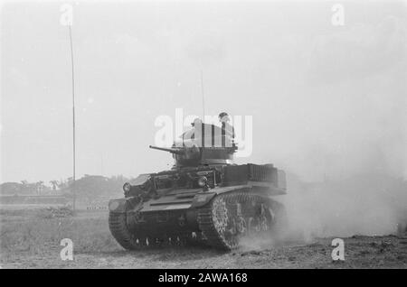 Manoeuvres De Chars Batavia Manoeuvres Squadron Vechtwagens Knil. Tank Reijnders Date : Novembre 1946 Lieu : Batavia, Indonésie, Jakarta, Hollandais East Indies Banque D'Images