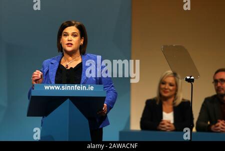 Londonderry, Irlande Du Nord, Royaume-Uni. 16 novembre 2019. Sinn Fein Ard Fheis 2019. La présidente Mary Lou McDonald s'est présentée au Foyle Theatre le deuxième jour de la conférence. Photo: Sam Boal/Rollingnews.Ie Banque D'Images