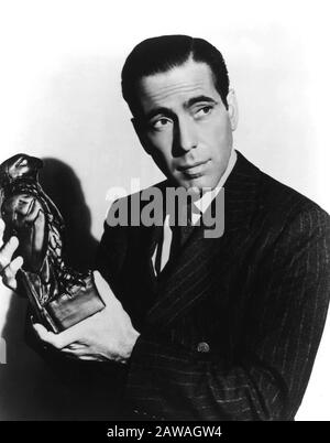 1941 , HOLLYWOOD , États-Unis : le célèbre acteur de cinéma HUMPHREY BOGART ( 1899 - 1957 ) , pubblica encore par LE FALCON MALTAIS ( il mistero del falco Banque D'Images