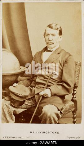 1872 CA, LONDRES , GRANDE-BRETAGNE : Célèbre DAVID LIVINGSTONE ( Blantyre , Schotland 1813 - Chtambo , Zambie 1873 ) explorateur missionnaire écossais i Banque D'Images