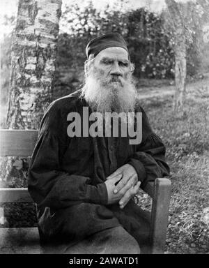 1909 CA , Yasnaya Polyana , RUSSIE : l'écrivain russe célèbre comte LEO TOLSTOÏ ( Leone , Lév Nikolaïevic , Lév Tolstoï , Tolstoj, 1828 - 1910 Banque D'Images