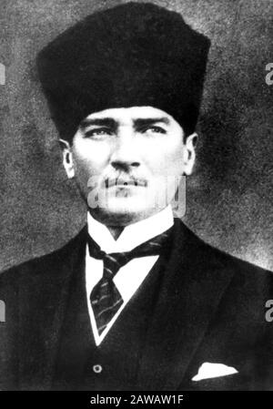 1921 CA, TURQUIE : le politicien turc Mustafa Kemal Atatürk ( 1881 - 1938 ) en tant que Commandant militaire suprême . Président Du Peuple républicain Banque D'Images