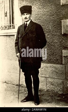 1922 CA , TURQUIE : le politicien turc Mustafa Kemal Atatürk ( 1881 - 1938 ) . Président Du Parti Populaire Républicain (Turc: Cumhuriyet Halk Par Banque D'Images