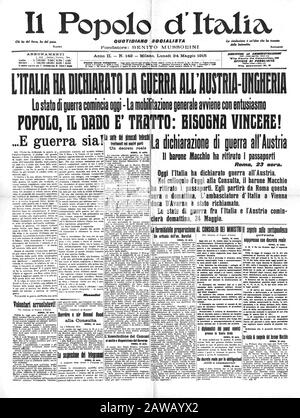 1915 , 24 mai , ITALIE : le journal italien il POPOLO d'ITALIA dirigé par BENITO MUSSOLINI ( de Milan ) avec les nouvelles sur la DÉCLARATION de GUERRE t Banque D'Images