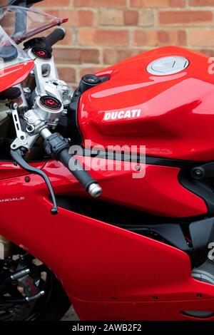 Ducati Panigale 1299 cc moto au Bicester Heritage Center événement de course dimanche. Bicester, Oxfordshire, Angleterre Banque D'Images