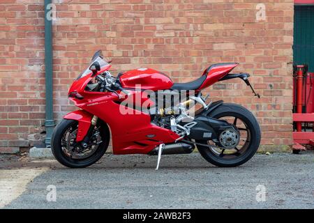 Ducati Panigale 1299 cc moto au Bicester Heritage Center événement de course dimanche. Bicester, Oxfordshire, Angleterre Banque D'Images