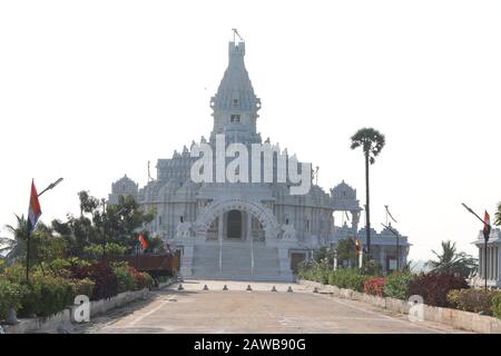 image du temple de dieu de bouddha , ce temple appartient à la culture de jain , architecture temple de marbre Banque D'Images