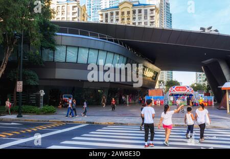 Bonifacio Global City, Metro Manille, Philippines - 19 Décembre 2019 : Vue Sur Le Musée Mind Banque D'Images