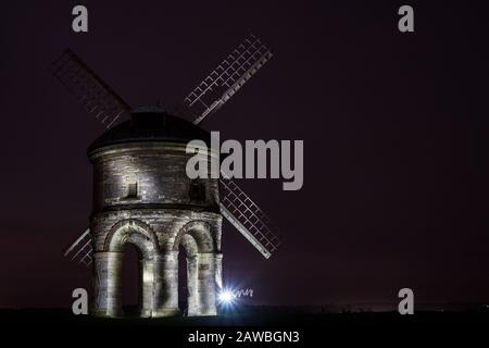 Peinture nocturne du moulin à vent au Royaume-Uni. Banque D'Images