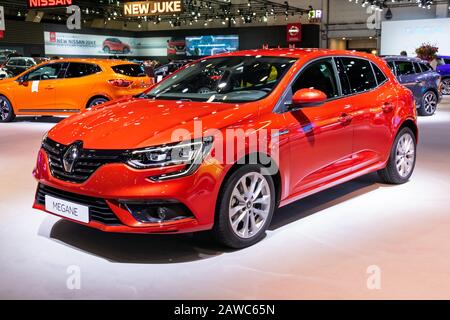 Bruxelles - 9 JANVIER 2020: Nouveau modèle de voiture Renault Megane présenté au salon automobile Bruxelles Autosalon 2020. Banque D'Images