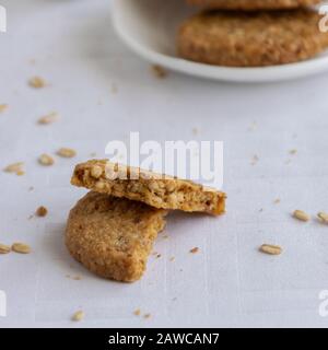 Un biscuit d'avoine maison sain. Collation douce croustillante Banque D'Images