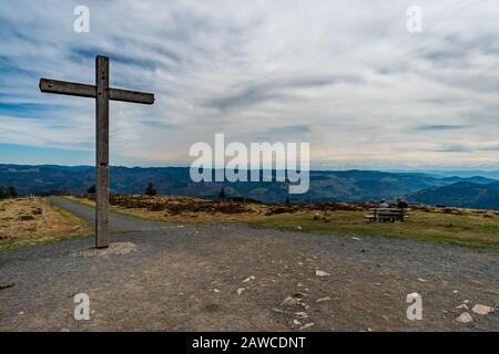 Faites une randonnée sur le Belchen avec une vue panoramique fantastique dans le magnifique Schonau dans la Forêt Noire Banque D'Images