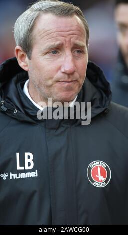 Stoke On Trent, Royaume-Uni. 8 février 2020. Charlton Athletic Manager Lee Bowyer lors du match de championnat EFL Sky Bet entre Stoke City et Charlton Athletic au stade de la meilleure 365, Stoke-on-Trent, Angleterre, le 8 février 2020. Photo De Jurek Biegus. Utilisation éditoriale uniquement, licence requise pour une utilisation commerciale. Aucune utilisation dans les Paris, les jeux ou une seule publication de club/ligue/joueur. Crédit: Uk Sports Pics Ltd/Alay Live News Banque D'Images