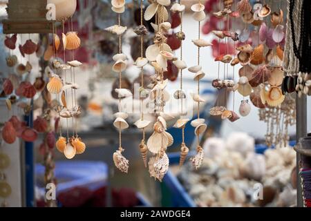 Souvenirs en céramique faits à la main à vendre sur l'île de Crète, Grèce, Chania Banque D'Images