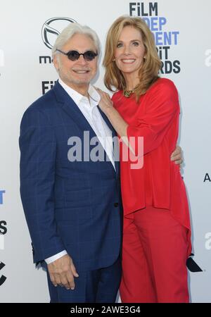 Santa Monica, Californie, États-Unis. 8 février 2020. Julie Hagerty au salon des arrivées pour la 35ème cérémonie de remise des prix de l'Esprit indépendant du film - arrivées 1, Plage de Santa Monica, Santa Monica, CA le 8 février 2020. Photo Par: Elizabeth Goodassez/Everett Collection Crédit: Everett Collection Inc/Alay Live News Banque D'Images