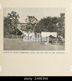 Muskogee et le nord-est de l'Oklahoma, y compris les comtés de Muskogee, McIntosh, Wagoner, Cherokee, Sequoyah, Adair, Delaware, Mayes, Rogers, Washington, Nowata, Craig et Ottawa. Makinggouvernements et création de juriciaires, Il n'a jamais envisagé la Commission Dawthees. S'il l'avait fait, Il aurait diminué avec horreur, a quitté son emploi et a laissé le monde dans le chaos. Au cours du mois de juin 1897, la Commission Dawes visitedFort Gibson en vue de persuader les Cherokees de se mettre sur un accord prévoyant la division ou l'attribution de leurs terres entre les membres de leur tribu, mais tant Banque D'Images