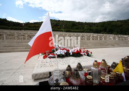 Cassino, Italie - 18 mai 2011: La tombe du général Anders dans le cimetière militaire de guerre polonais de Montecassino Banque D'Images