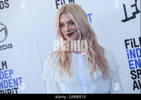 Santa Monica, Californie, États-Unis. 8 février 2020. Hunter Schafer marchant sur le tapis rouge lors du 35ème Prix annuel de l'Esprit indépendant du film qui s'est tenu à Santa Monica, en Californie, le 8 février 2020. (Photo D'Anthony Behar/Sipa Usa) Crédit: Sipa Usa/Alay Live News Banque D'Images