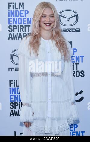 Santa Monica, Californie, États-Unis. 8 février 2020. Hunter Schafer marchant sur le tapis rouge lors du 35ème Prix annuel de l'Esprit indépendant du film qui s'est tenu à Santa Monica, en Californie, le 8 février 2020. (Photo D'Anthony Behar/Sipa Usa) Crédit: Sipa Usa/Alay Live News Banque D'Images