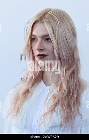 Santa Monica, Californie, États-Unis. 8 février 2020. Hunter Schafer marchant sur le tapis rouge lors du 35ème Prix annuel de l'Esprit indépendant du film qui s'est tenu à Santa Monica, en Californie, le 8 février 2020. (Photo D'Anthony Behar/Sipa Usa) Crédit: Sipa Usa/Alay Live News Banque D'Images