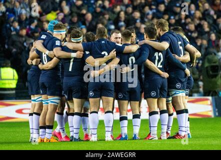 Édimbourg, Royaume-Uni. 8 février 2020. Rugby Union - Murrayfield Stadium, Édimbourg, Écosse, UK pic shows: L'équipe écossaise se présente dans un hiddle comme l'Ecosse joue l'hôte de l'Angleterre dans le championnat des 6 nations 2020 au Murrayfield Stadium, Édimbourg, le 8 février 2020. ( Crédit: Ian Jacobs/Alay Live News Banque D'Images