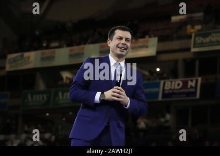 Manchester, New Hampshire, États-Unis. 8 février 2020. Dîner Au Club Mcintyre-Shaheen 100 Du Parti Démocratique Du New Hampshire. Ancien maire South Bend, Indiana, PETE BUTTIGIEG. Crédit: Christy Prosser/Zuma Wire/Alay Live News Banque D'Images