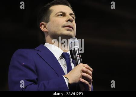 Manchester, New Hampshire, États-Unis. 8 février 2020. Dîner Au Club Mcintyre-Shaheen 100 Du Parti Démocratique Du New Hampshire. Ancien maire South Bend, Indiana, PETE BUTTIGIEG. Crédit: Christy Prosser/Zuma Wire/Alay Live News Banque D'Images