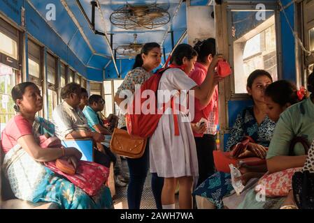 Intérieur du tramway historique et patrimonial de Kolkata. Inde Banque D'Images