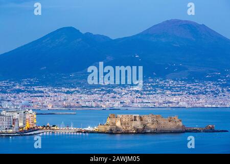 Naples la nuit, vue panoramique depuis Posillipo Banque D'Images