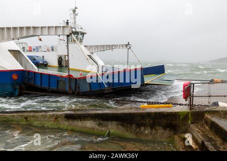 Poole, Dorset, Royaume-Uni. Dimanche 9 février 2020. Storm Ciara Ferme Poole À Studland Sandbanks Ferry. Crédit: Thomas Faull/Alay Live News Banque D'Images