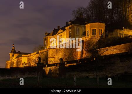 Image de l'extérieur des murs du château médiéval de Neusanne à la frontière des Pays-Bas et de la Belgique Banque D'Images