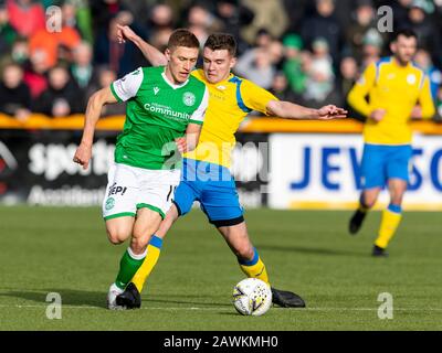 Alloa, Écosse, Royaume-Uni. 9 février 2020. Indoforer Stadium Alloa, Alloa Clackmannashire, Écosse; Scottish Cup Football, BSC Glasgow contre Hibernian; Michael Anderson de BSC Glasgow FC défie Greg Docherty of Hibernian. Crédit: Action Plus Sports Images/Alay Live News Banque D'Images