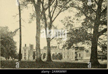 Les chemins de roulement littéraires dans la vieille Angleterre . On doit être placé par un porteur exact de la ressemblance avec le thatit a déplacé. Ainsi, les maisons les plus récentes lookas anciennes comme les plus anciennes. Penshurst Place n'est pas exempté de cette règle qui applique la continuité avec le passé. Al-bien que divers ajouts aient été faits à la thémansion, l'harmonie de son semblanceest sans perturbation. Entre l'ancienne salle de réception du XIVe siècle et la nouvelle gueule du XIXe siècle, il n'y a pas de discorde ; la loyauté envers le passé a façonné chaque nouvelle stoneet l'a si bien placée dans sa place que même les bâtisseurs eux-mêmes Banque D'Images