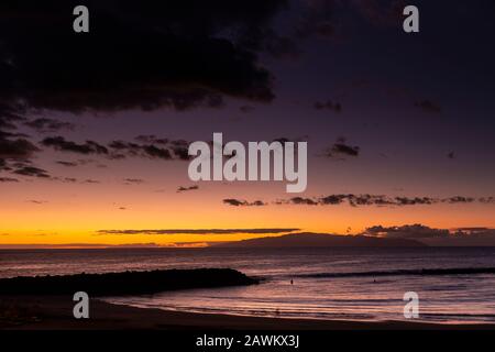 Crépuscule Sur La Gomera De Costa Adeje, Tenerife, Îles Canaries Banque D'Images