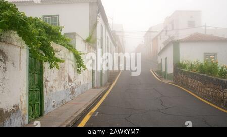 Village de Vilaflor, Tenerife, îles Canaries, Espagne. . Vilaflor, d'une altitude de 1 400 m, est le village le plus élevé de Tenerife, situé au sud du Tei Banque D'Images