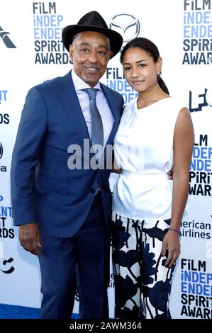 Giancarlo Esposito avec sa fille Shayne Lyra Esposito lors du 35ème Prix annuel de l'Esprit indépendant du film 2020 à la tente sur la plage de Santa Monica. Santa Monica, 8 février 2020 | utilisation dans le monde entier Banque D'Images