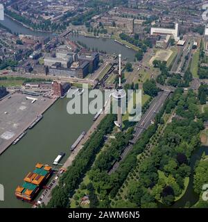 Rotterdam, Pays-Bas, 20 juin - 1995 : photo aérienne historique de la tour d'observation d'Euromât à Rotterdam, en Hollande Banque D'Images