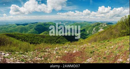 Vue panoramique depuis le sommet de la montagne Banque D'Images