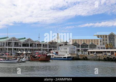 Victoria Wharf Mall Et Table Bay Hotel, Victoria Basin, V&A Waterfront, Cape Town, Table Bay, Western Cape Province, Afrique Du Sud, Afrique Banque D'Images