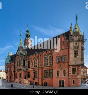 Hôtel de ville gothique construit à partir du XIII siècle - l'un des principaux monuments de la ville de Wroclaw. Silésie Inférieure. Banque D'Images