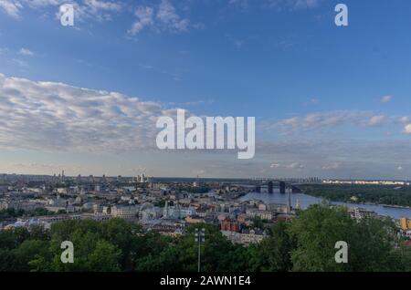 Vue de Kiev d'une hauteur. Kiev et la rivière Dnieper. Banque D'Images