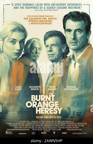 La Hérésie Orange Brûlée (2019) dirigée par Giuseppe Capotondi et avec Elizabeth Debicki, Claes Bang, Donald Sutherland et Mick Jagger. Basé sur un roman de Charles Willeford, un marchand d'art tente de voler une peinture rare d'un peintre énigmatique mais les choses sortent du contrôle. Banque D'Images