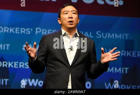 Philadelphie, PA, États-Unis - 17 SEPTEMBRE 2019 : Andrew Yang au sommet présidentiel des travailleurs au centre des congrès de Pennsylvanie. Banque D'Images