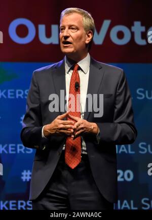 Philadelphie, PA, États-Unis - 17 SEPTEMBRE 2019 : Bill de Blasio au sommet présidentiel des travailleurs au centre des congrès de Pennsylvanie. ©2019 Paul J. Frogga Banque D'Images