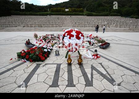 Cassino, Italie - 18 mai 2011: La tombe du général Anders dans le cimetière militaire de guerre polonais de Montecassino Banque D'Images