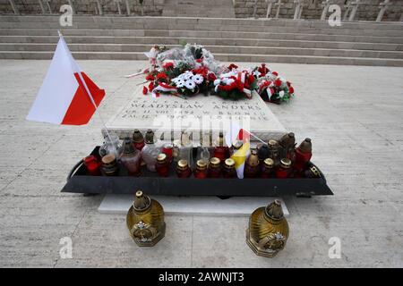 Cassino, Italie - 18 mai 2011: La tombe du général Anders dans le cimetière militaire de guerre polonais de Montecassino Banque D'Images